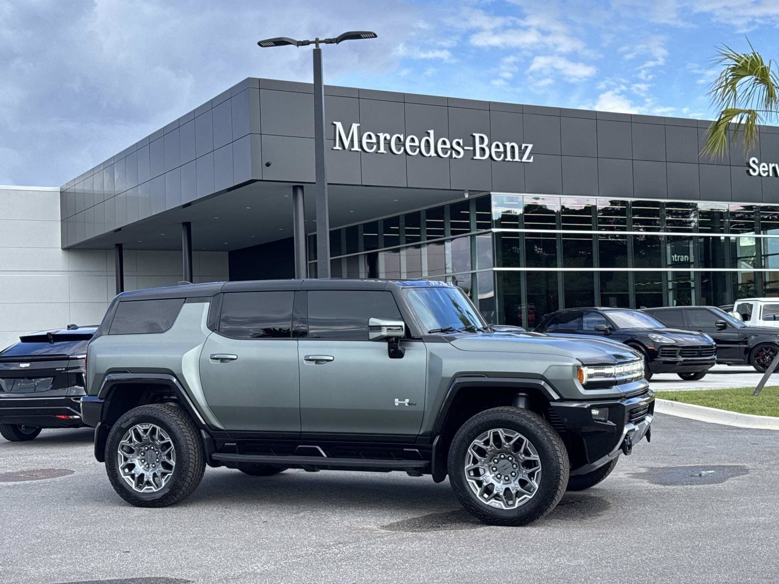 Used 2024 GMC Hummer EV 3X AWD/4WD image 1
