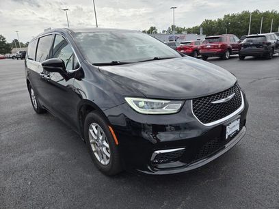 Used 2026 Chrysler Pacifica Select