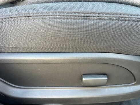 Used 2012 GMC Acadia SLE FWD image 13