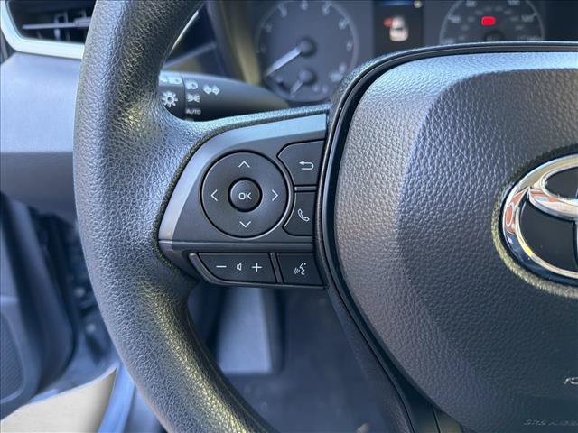 Used 2025 Toyota Corolla LE FWD image 12
