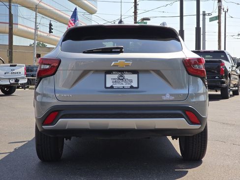 Used 2025 Chevrolet Trax LT FWD image 21