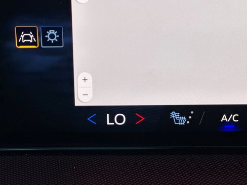 Used 2025 Chevrolet Traverse Z71 image 31