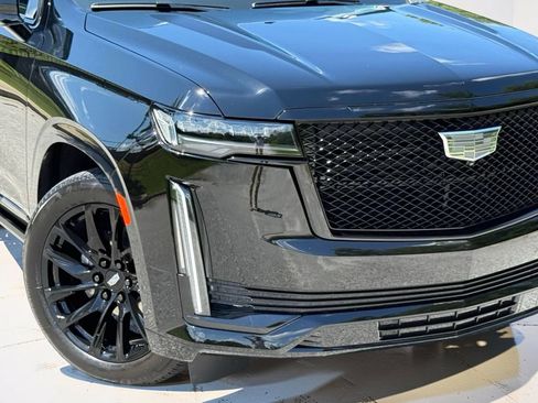 Certified 2024 Cadillac Escalade Sport Platinum w/ LPO, ONYX Package AWD/4WD image 7
