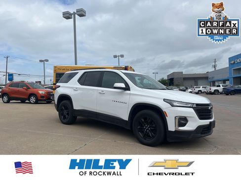 Used 2023 Chevrolet Traverse LT image 1