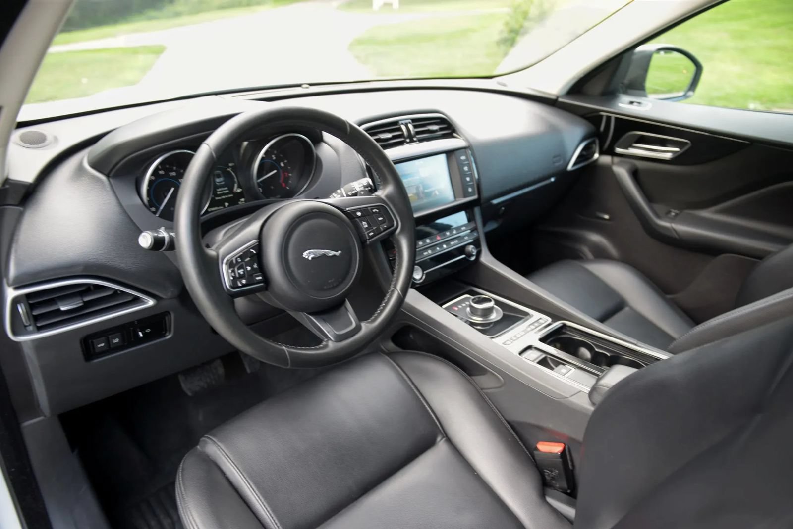 Used 2018 Jaguar F-PACE Premium AWD/4WD image 47