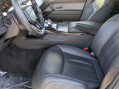 Used 2025 Land Rover Range Rover Sport SE image 17