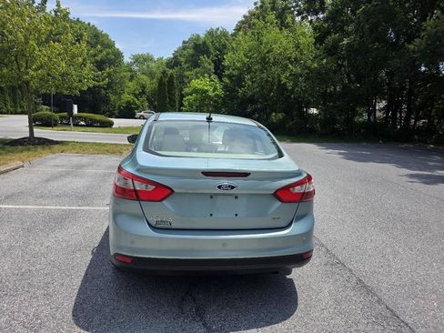 Used 2012 Ford Focus SEL FWD image 5