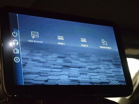 New 2025 Chevrolet Suburban Premier image 43