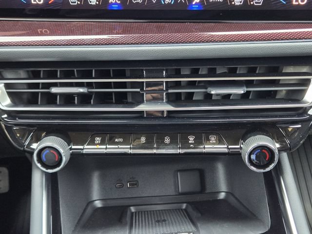New 2026 Chevrolet Traverse RS w/ LPO, Floor Liner Package FWD image 14