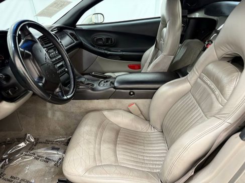 Used 2000 Chevrolet Corvette Convertible w/ Memory Pkg image 11