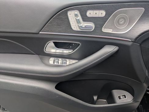 Used 2024 Mercedes-Benz GLS 450 4MATIC image 7
