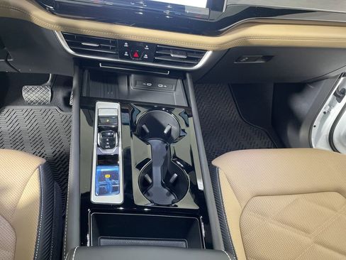 New 2026 Volkswagen Atlas Cross Sport SE image 17