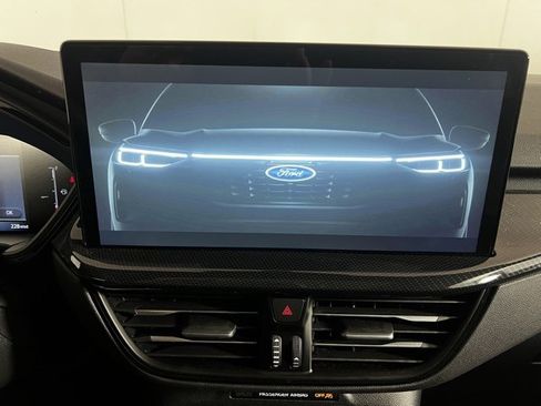 Used 2025 Ford Escape ST-Line w/ Tech Pack #1 image 16