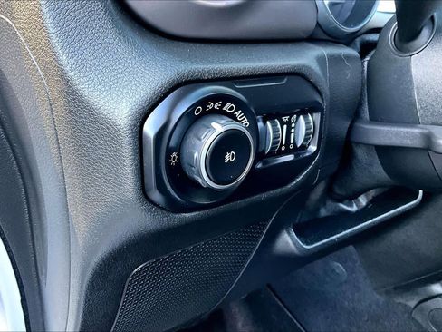 Used 2020 Jeep Wrangler Unlimited Sport S image 32