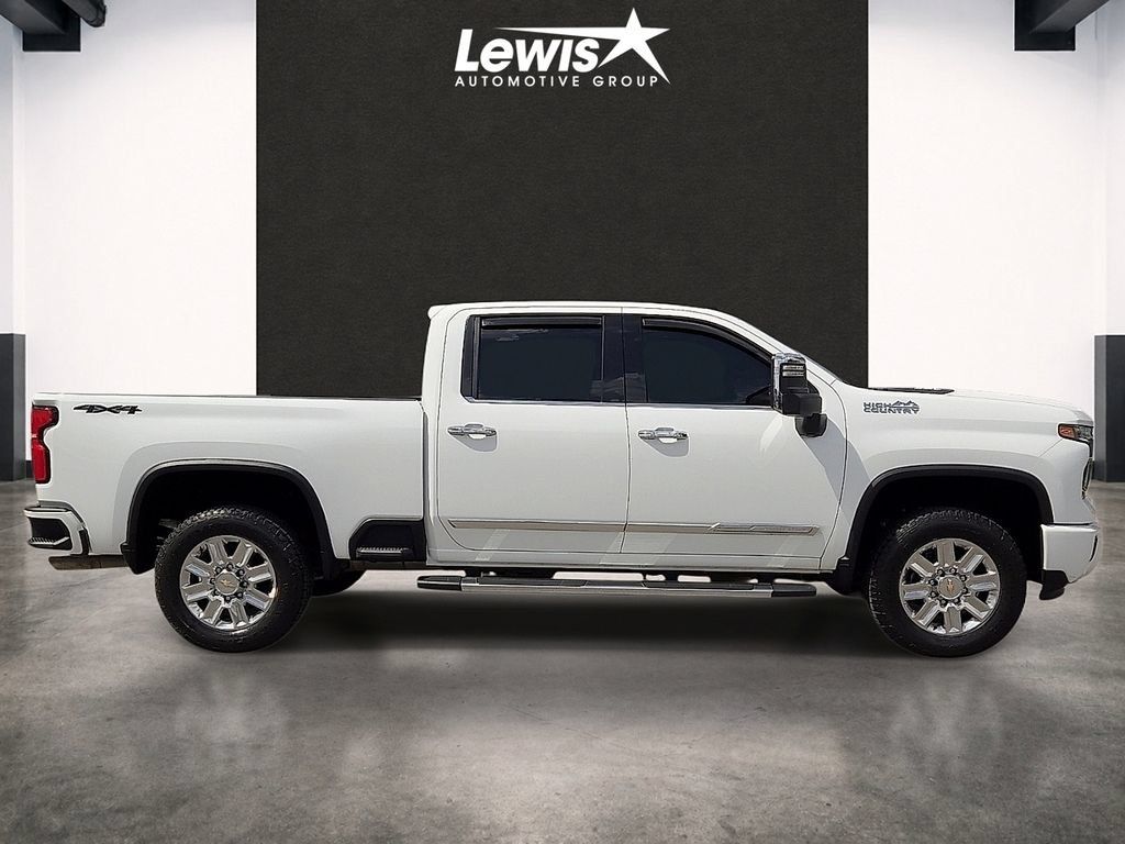 Used 2025 Chevrolet Silverado 2500 High Country AWD/4WD image 5