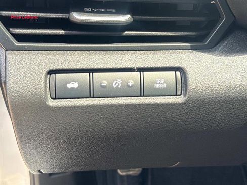 Used 2025 Nissan Altima 2.5 SV FWD image 20