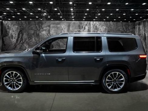 Used 2024 Jeep Wagoneer Series III w/ Premium Group I image 22