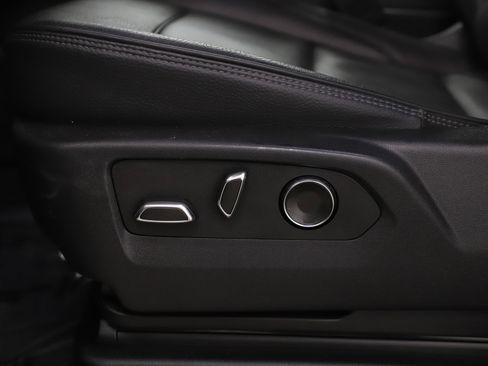 Used 2025 GMC Yukon Denali image 33