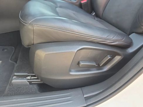 Used 2018 MAZDA CX-5 Touring w/ Preferred Equipment Package FWD image 16