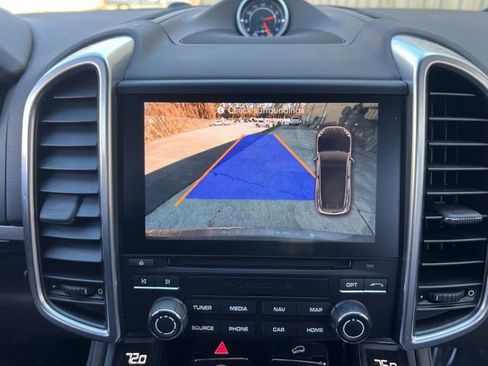 Used 2018 Porsche Cayenne Platinum Edition image 26