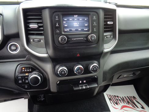 Used 2019 RAM 1500 Big Horn image 13