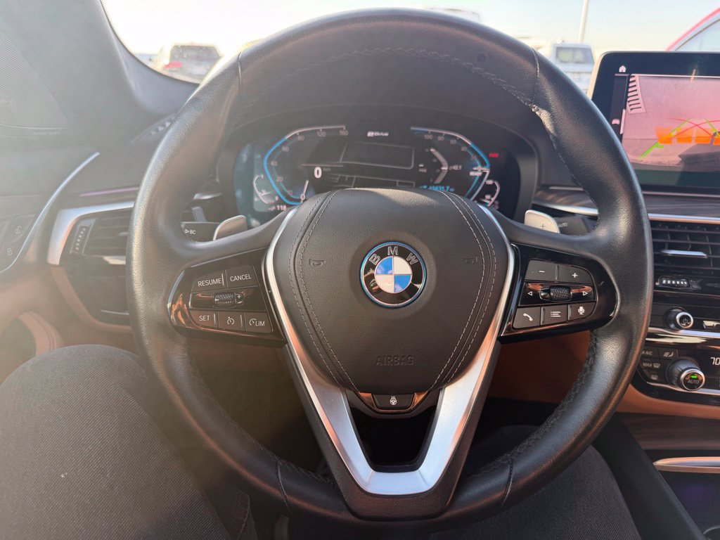 Used 2022 BMW 530e w/ Premium Package RWD image 6