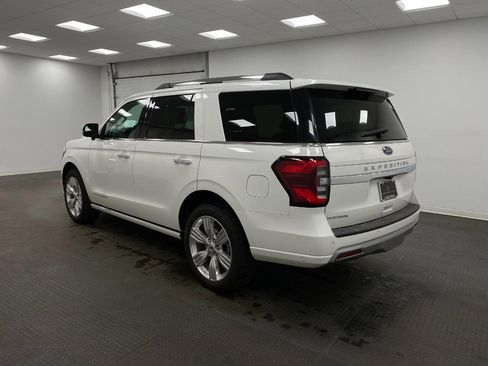 Used 2024 Ford Expedition Platinum image 9