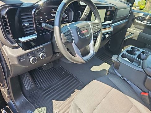 Used 2024 GMC Sierra 1500 SLE w/ X31 Off-Road Package AWD/4WD image 11