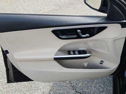 Used 2023 Mercedes-Benz C 300 4MATIC Sedan image 12