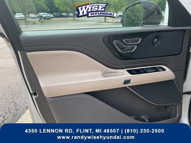 Used 2020 Lincoln Aviator Reserve w/ Elements Package Plus AWD/4WD image 16