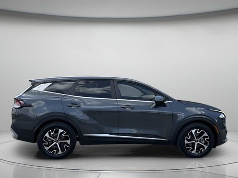 Used 2023 Kia Sportage EX FWD image 2