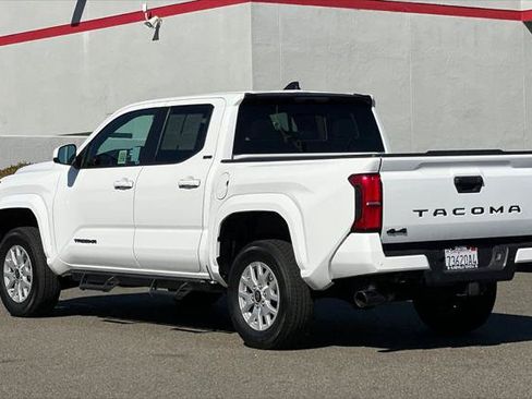 Certified 2024 Toyota Tacoma SR5 w/ SR5 Upgrade Package AWD/4WD image 7