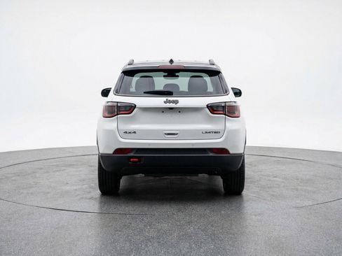 Used 2025 Jeep Compass Trailhawk image 7