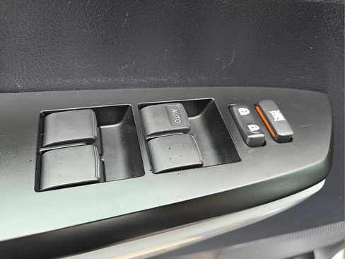 Used 2020 Toyota Tundra SR5 w/ SR5 Upgrade Package AWD/4WD image 15