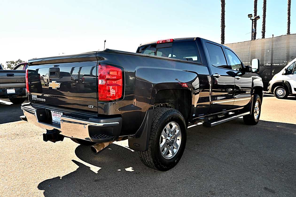 Used 2015 Chevrolet Silverado 3500 LTZ w/ LTZ Plus Package AWD/4WD image 7