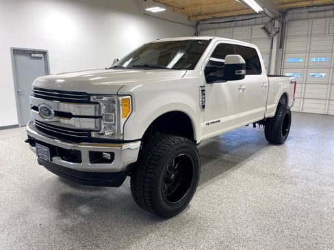 Used 2017 Ford F250 Lariat image 8
