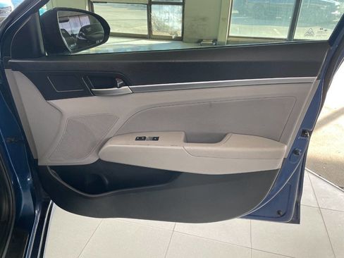 Used 2020 Hyundai Elantra SEL image 25