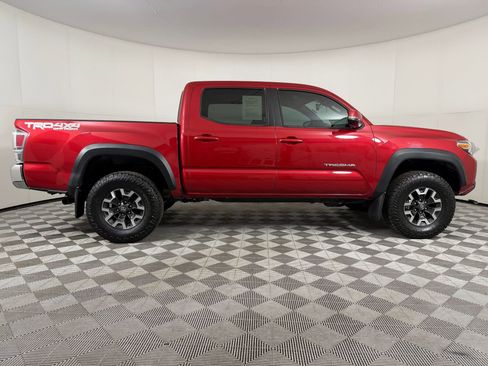 Used 2020 Toyota Tacoma TRD Off-Road AWD/4WD image 7