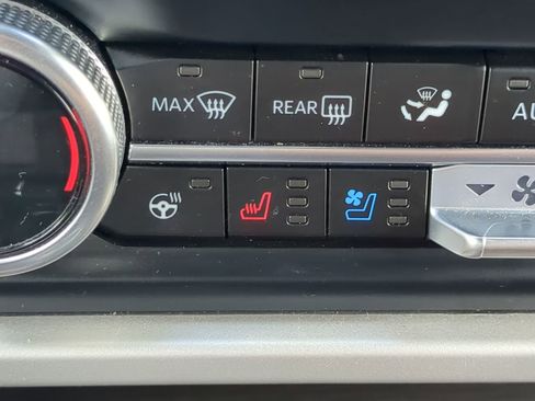 Used 2024 Ford Expedition Limited image 25