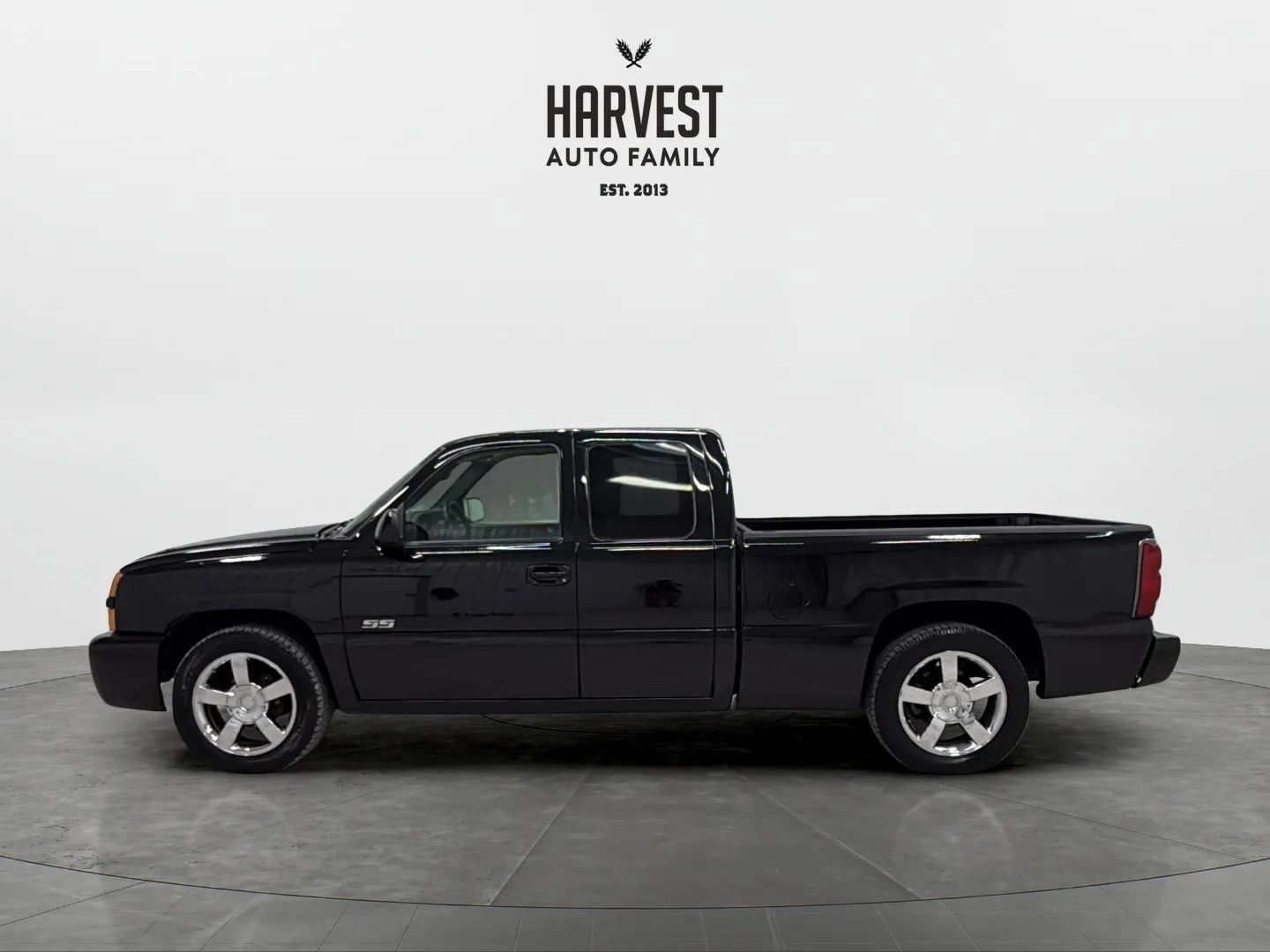 Used 2004 Chevrolet Silverado 1500 SS AWD/4WD image 2