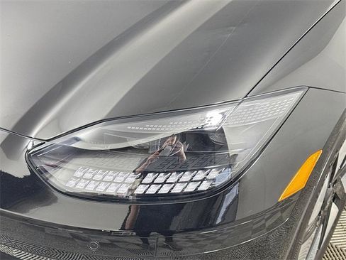 Used 2025 Hyundai Ioniq 6 SE image 3