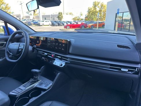 New 2026 Kia Sportage EX w/ EX Panorama Roof Package image 15