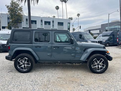 Used 2024 Jeep Wrangler Unlimited w/ LED Headlamp & Fog Lamp Group image 4