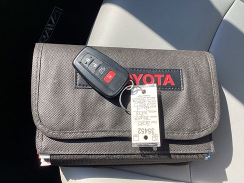 Used 2025 Toyota RAV4 XLE Premium image 23