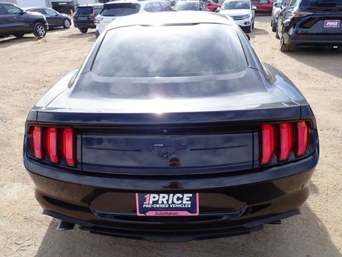 Used 2018 Ford Mustang Coupe image 3