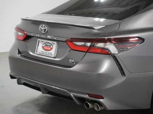 Used 2023 Toyota Camry SE image 9