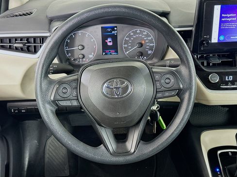Used 2025 Toyota Corolla LE FWD image 18