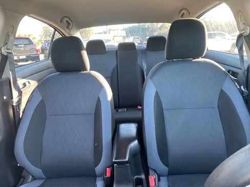 Used 2023 Nissan Versa SV image 28