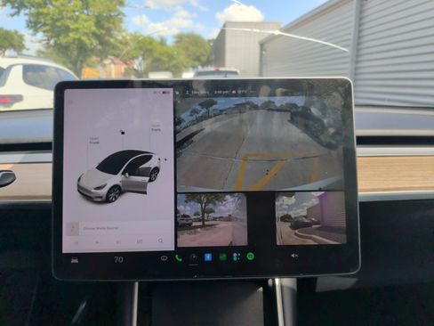Used 2021 Tesla Model Y Long Range AWD/4WD image 24