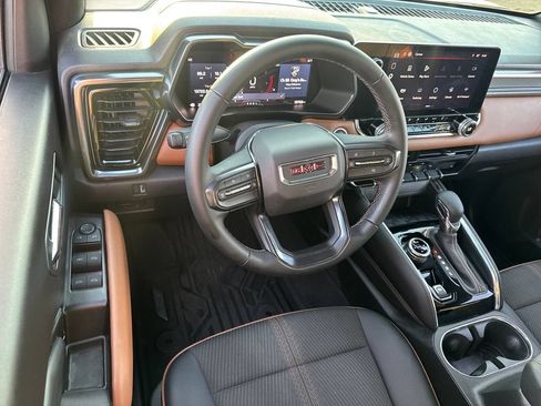 Used 2024 GMC Canyon AT4 AWD/4WD image 15